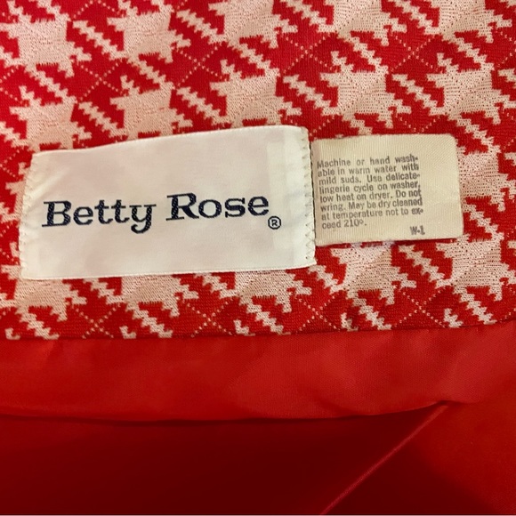 Women’s red and white houndstooth coat - Picture 7 of 9